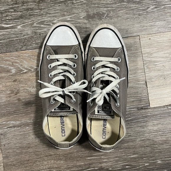 Grey Converse Chuck Taylor’s Classic Flat Lace Up Sneakers - Picture 1 of 5